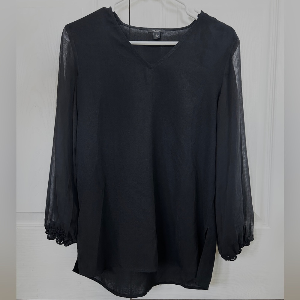 Ann Taylor Factory Women’s XS Black Long Sleeve V-Neck Blouse